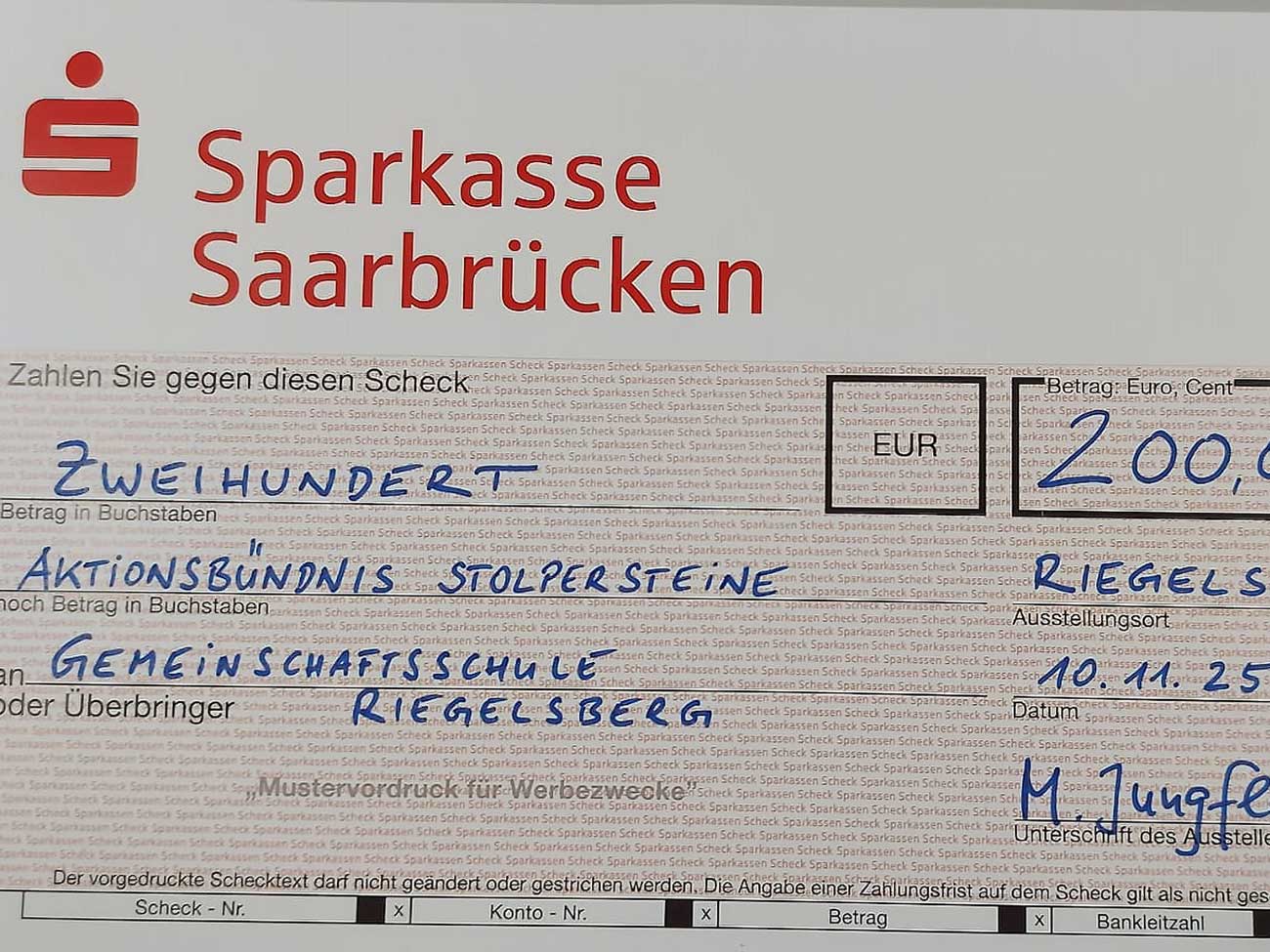 Du betrachtest gerade Spende des Aktionsbündnisses Stolpersteine Riegelsberg