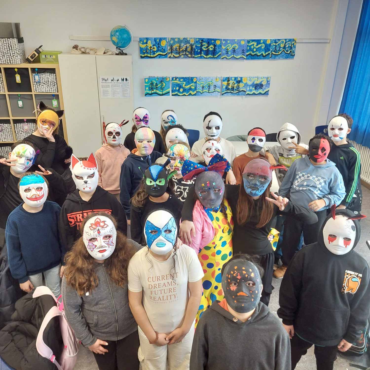 Du betrachtest gerade Arbeitslehreprojekt der Klasse 6a: Karnevalsmasken gestalten